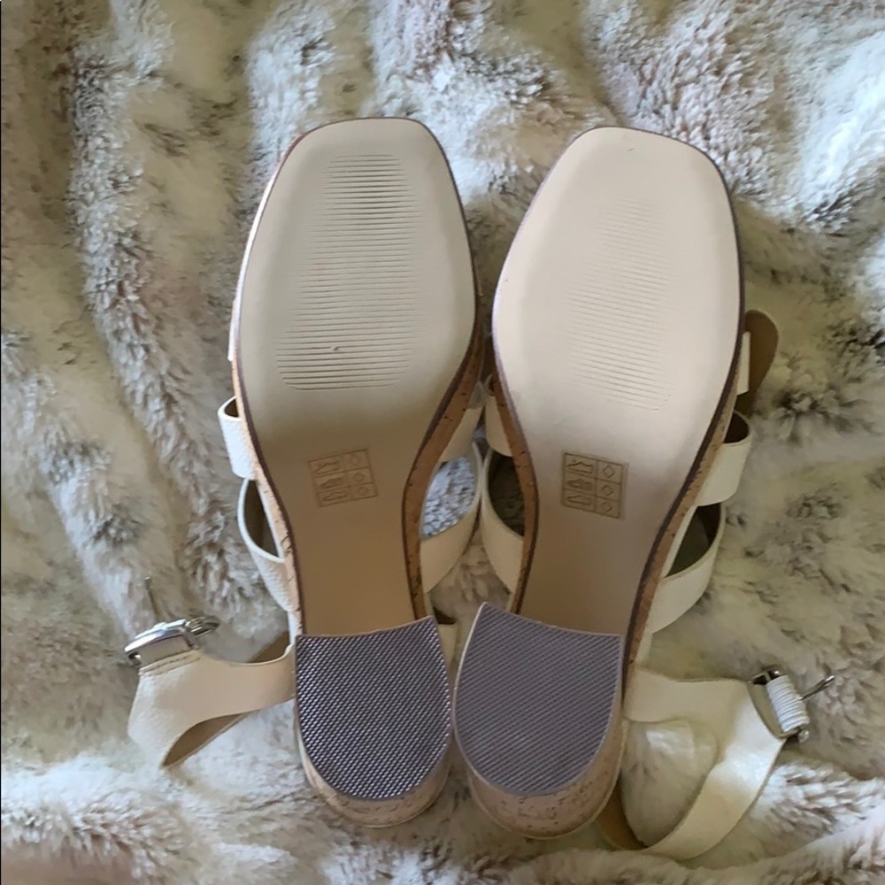 Heels - Picture 2 of 3
